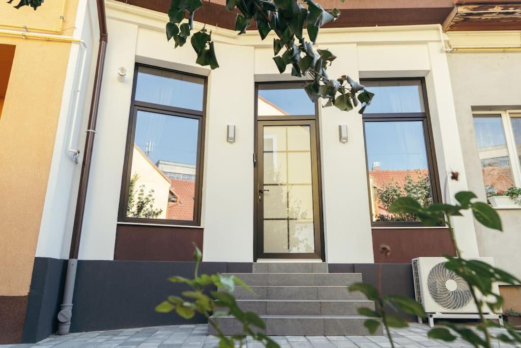 The Middle House Apartment Satu Mare Exterior foto